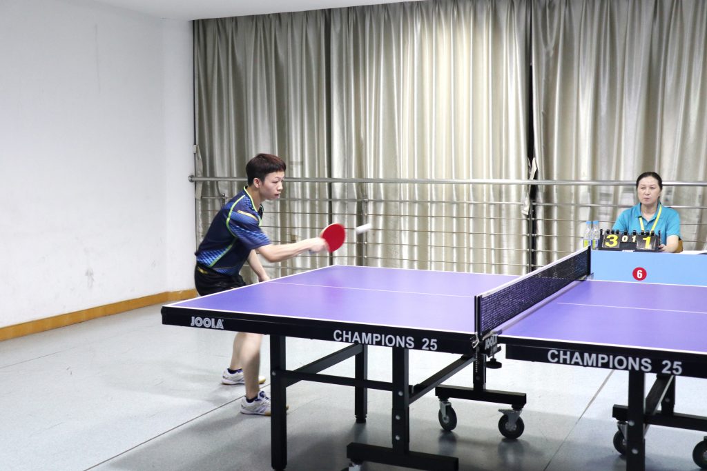 公司榮獲高新區(qū)建協(xié)“九峰杯”乒乓球聯(lián)誼賽團(tuán)體亞軍