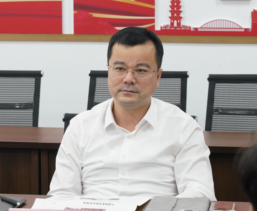 寧波高新區(qū)管委會主任、黨工委副書記勵(lì)成杰一行蒞臨科信走訪調(diào)研