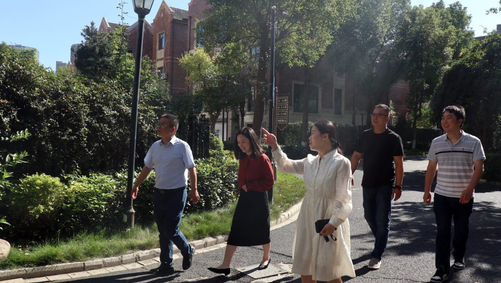 關(guān)愛(ài)老人 “益”起同行 | 科信黨支部赴明珠社區(qū)開(kāi)展“夕陽(yáng)驛站”志愿服務(wù)