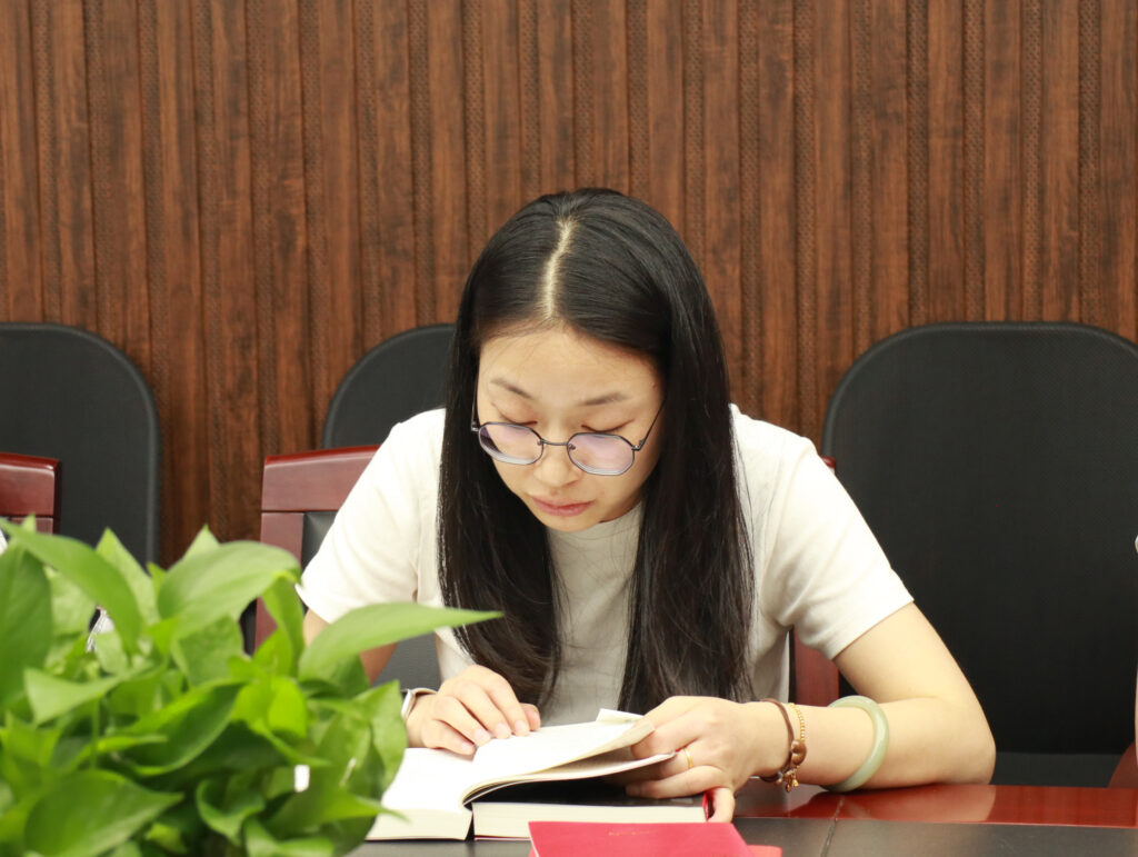 迎七一讀經典 聯(lián)建聚合力 | 科信聯(lián)合黨支部與新暉社區(qū)黨委共赴紅色書香之約