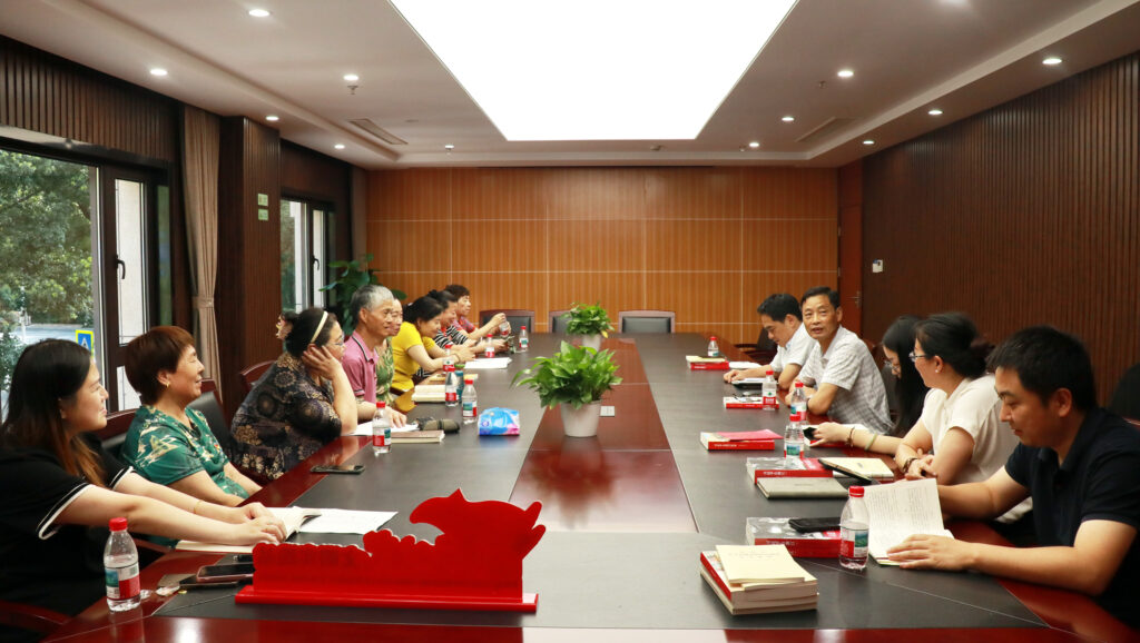 迎七一讀經典 聯(lián)建聚合力 | 科信聯(lián)合黨支部與新暉社區(qū)黨委共赴紅色書香之約